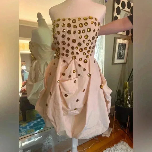 BCBGMAXAZRIA Strapless Bubble Hem Dress Embellished Ivory Size 8 - Picture 1 of 12